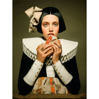 Lámina Fine Art "Breve infracción del protocolo de la corte" de Valeria Neva - Edición Limitada 30 - QUADRA Gallery
