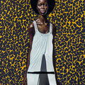 Lámina Fine Art "Thandiwe se camufla tras una hendidura blanca" de Zola Indigo - Edición Limitada 30 - QUADRA Gallery